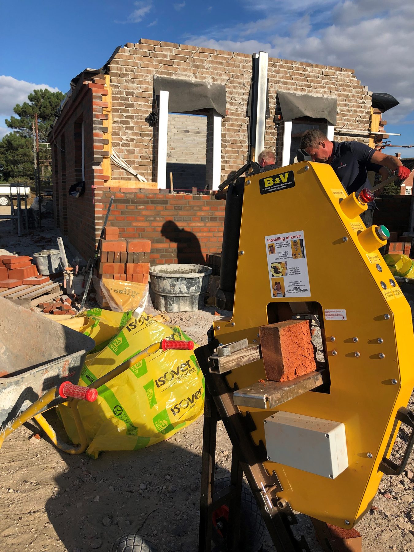 B&V brick cutter product image.