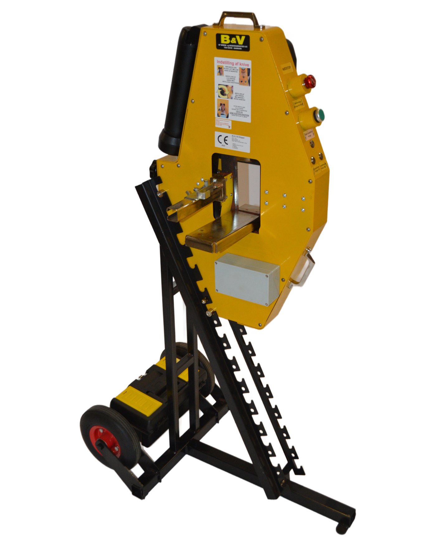 B&V Electric Brick Cutter front three-quarter product view